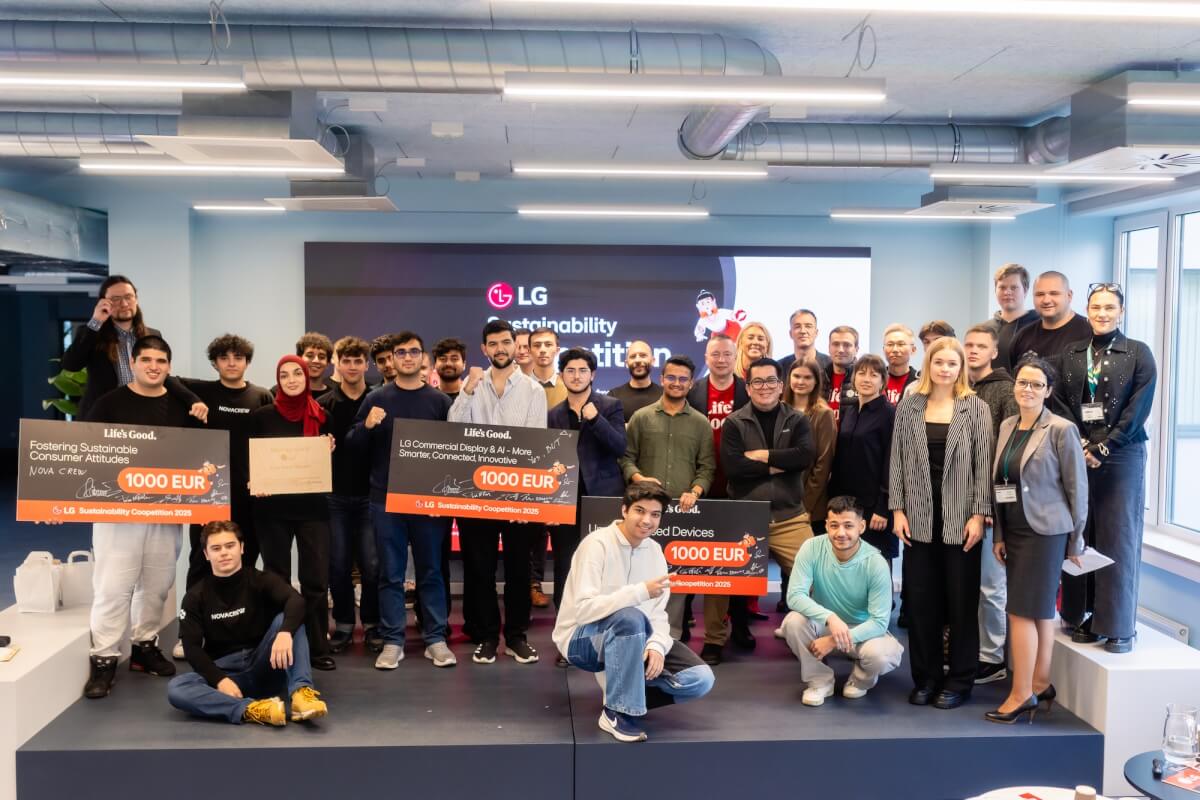 Winners of “LG Sustainability Coopetition” student hackathon