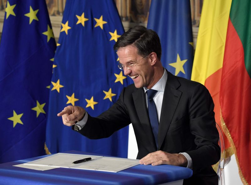 “Viņam taču maksā kā Krievijas prezidentam, tāpēc… ” NATO ģenerālsekretārs Rute izsmej Putina kodoldraudus - LA.LV