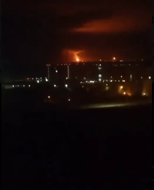 Ukrainas droni aizdedzina Kostromas spēkstaciju Krievijā