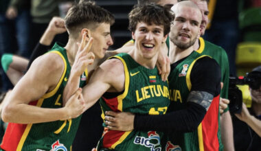 Video: Deviņi punkti deviņās sekundēs: lietuviešu Makgreidijs sarūpē neticamu atspēlēšanos - Sportacentrs.com