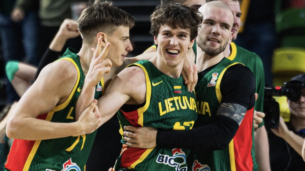 Video: Deviņi punkti deviņās sekundēs: lietuviešu Makgreidijs sarūpē neticamu atspēlēšanos - Sportacentrs.com