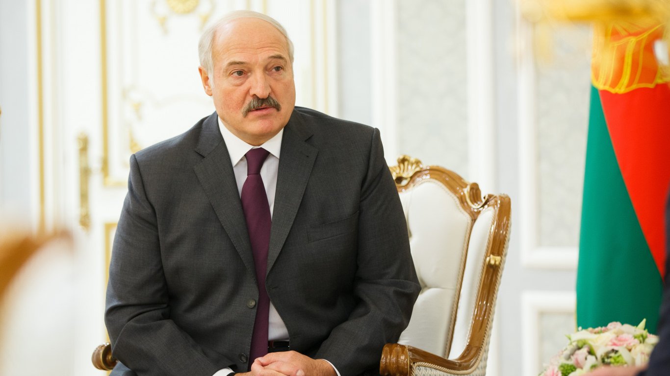 Baltkrievija atbild Lietuvai par robežu slēgšanu ar sankcijām. Draud atņemt darbu tūkstošiem cilvēku — Santa