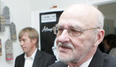 Miris slavenais latviešu grafiķis Gunārs Krollis. Mazmeita izsaka sirsnīgu aicinājumu — Santa