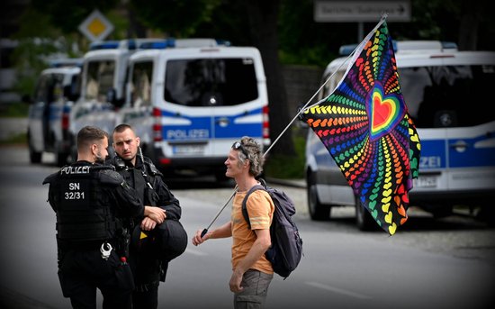 Dalībvalstīm ir pienākums savstarpēji atzīt viendzimuma laulības, lemj ES tiesa