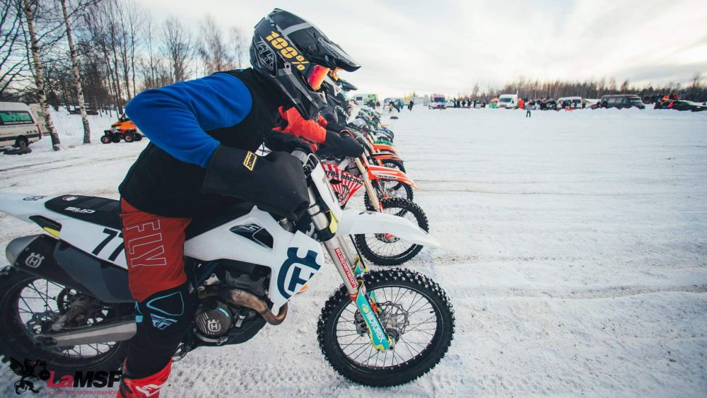 Ar pieciem posmiem atgriežas Latvijas čempionāts ziemas motokrosā – Motoru sports – Sportacentrs.com