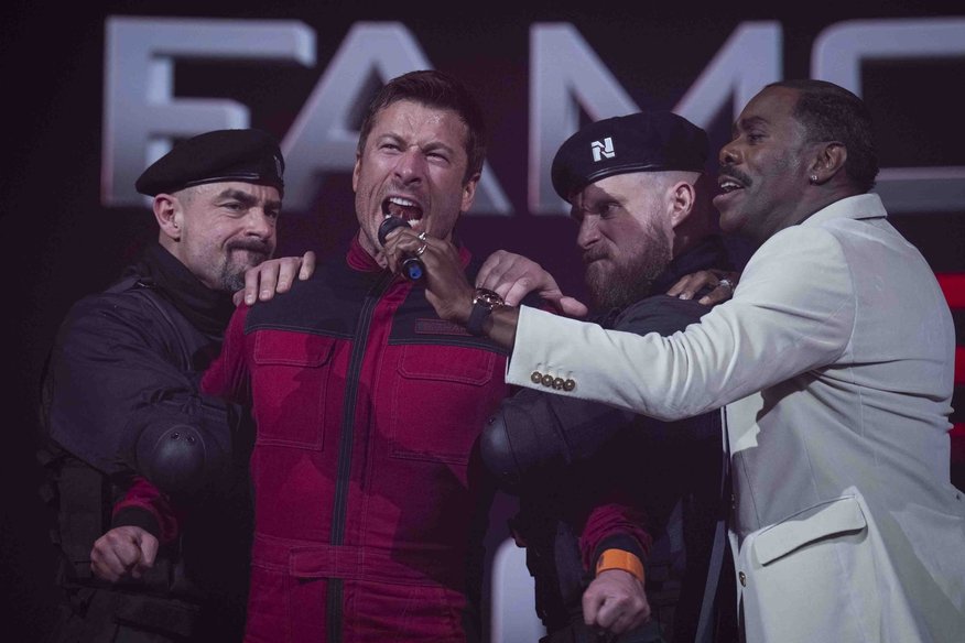 Vienkāršā cilvēka cīņa pret sistēmu piedzīvojumu filmā "Skrienošais cilvēks"