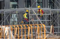 Spēcīgāka konkurence ir transporta, būvniecības, izmitināšanas un ēdināšanas pakalpojumu nozarēs