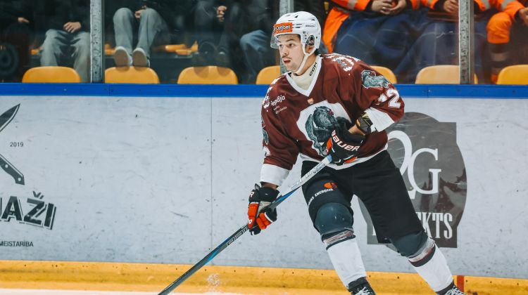 "Liepājai" astotā uzvara pēc kārtas, "Zemgale" vienādos sastāvos lietuviešiem samet 12 ripas – Hokejs – Sportacentrs.com