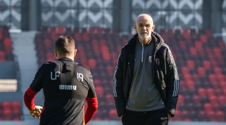 Daudz iztrūkumu un pēdējā spēle Nikolato līgumā – Latvija 2025. gadu pabeigs Serbijā – Futbols – Sportacentrs.com