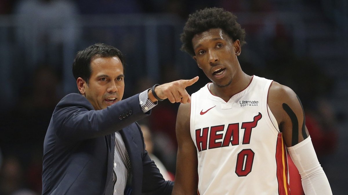 Līdz pamatiem nodegusi titulēta NBA trenera villa