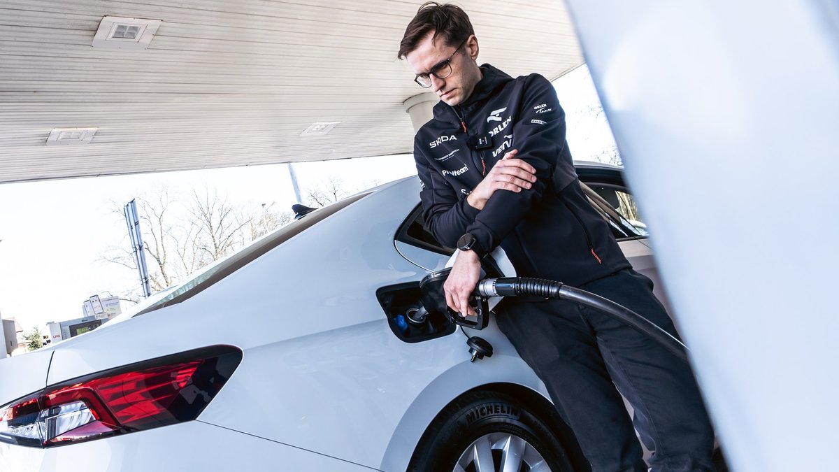 Dīzeļauto joprojām nepārspēts – "Škoda" ar vienu tvertni nobrauc 2831 km