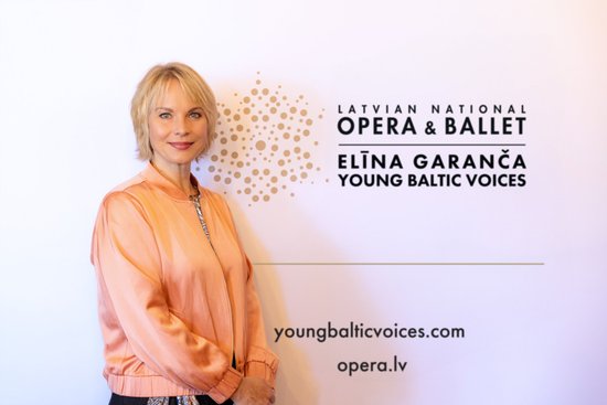 Elīna Garanča stiprina saknes dzimtenē: apmācīs jaunos vokālistus un dziedās LNO "Aīdā"