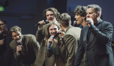 "Lielajā dzintarā" izskanējis valsts svētku koncerts ar Latvijas mūzikas zvaigznēm