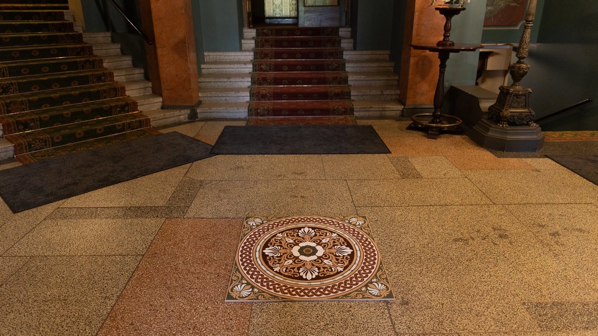 Aicina atbalstīt Latvijas Nacionālās operas foajē vēsturiskā interjera atjaunošanu