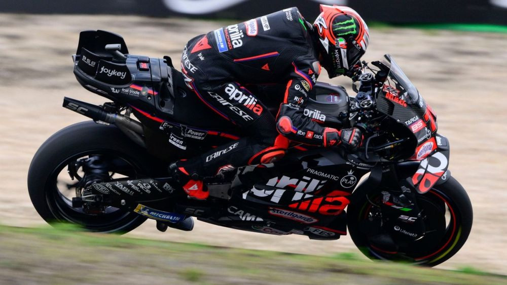 Bedzeki uzvar "MotoGP" kvalifikācijā Portugālē, Markesam kritiens – Motoru sports – Sportacentrs.com