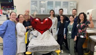 Ārpus klīnikas ikdienas. RAKUS mediķi pieņēmuši dzemdības