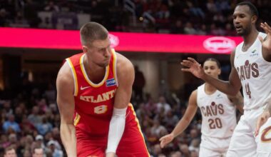 VIDEO: Meistarīgais Vienradzis - Porziņģis piespēlē guļot uz grīdas un uzliek jumtu Moblijam - tv3.lv