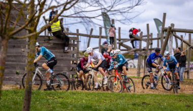 Kaļveršs mājas trasē skaistā duelī pārspēj Bogdanoviču un kļūst par LČ CX velokrosā