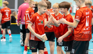 Latvijas Florbola savienība » LV » 2025/2026 » Jaunumi » "Lielvārde 1" pēcspēles metienos pārspēj "Talsu NSS/Krauzers U13"