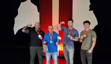 Smiltenieši izcīna medaļas spēka trīscīņas disciplīnā