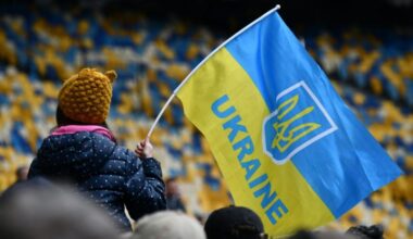 Izgāžas jaunā Čehijas spīkera mēģinājums novākt Ukrainas karogu no parlamenta ēkas