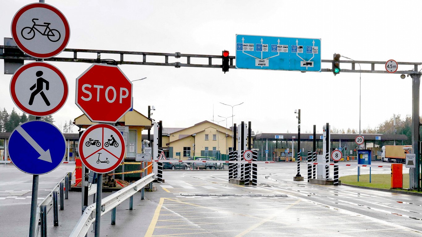 Šalčininku-Beņakoni kontrolpunkts no Lietuvas puses. 2025. gada 27. oktobris.