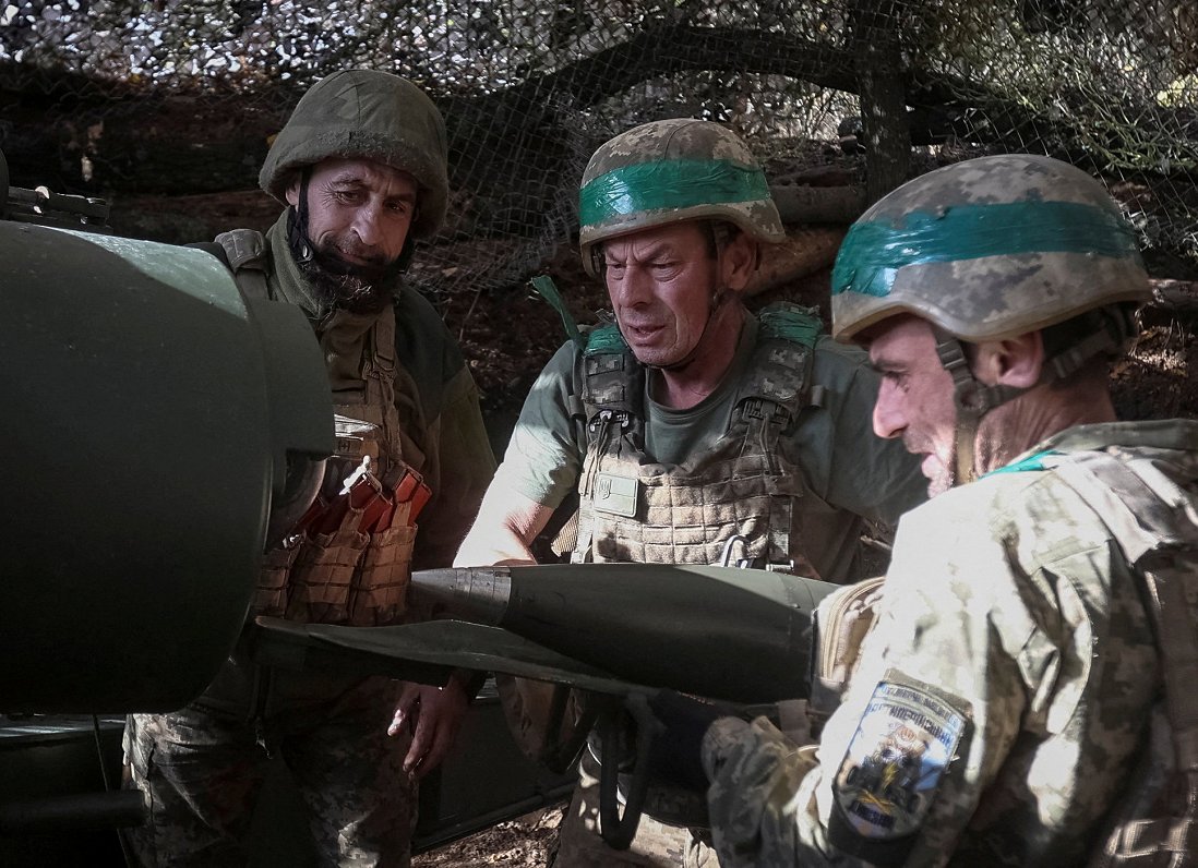 Ukrainas karavīri netālu no Pokrovskas Doneckas apgabalā