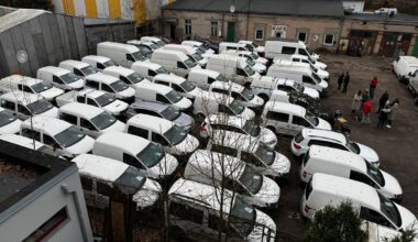 No Latvijas uz Ukrainu dodas 65 ziedoti auto / Raksts