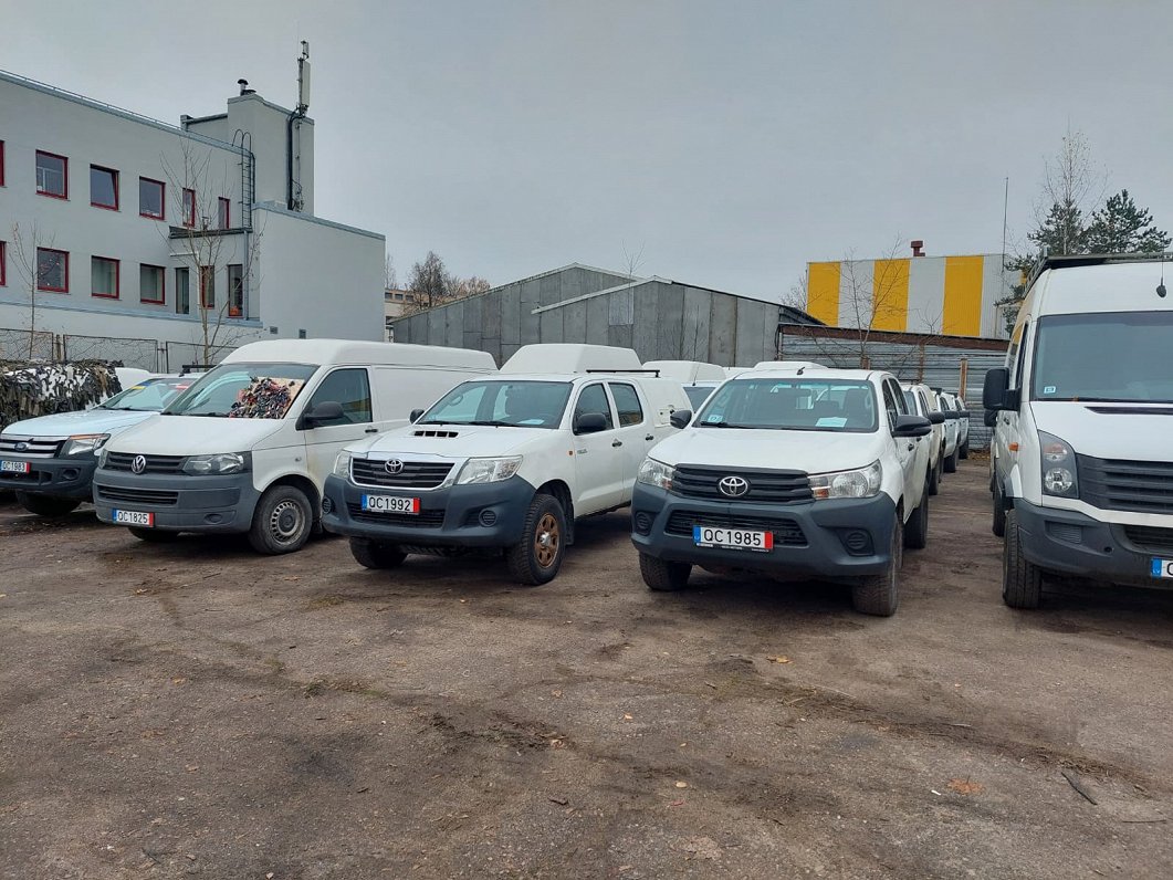 No Latvijas uz Ukrainu dodas 65 ziedoti auto