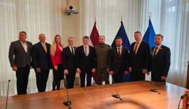 Hersonas pārstāvji Rīgā dalās ar izdzīvošanas pieredzi kara laikā / Raksts