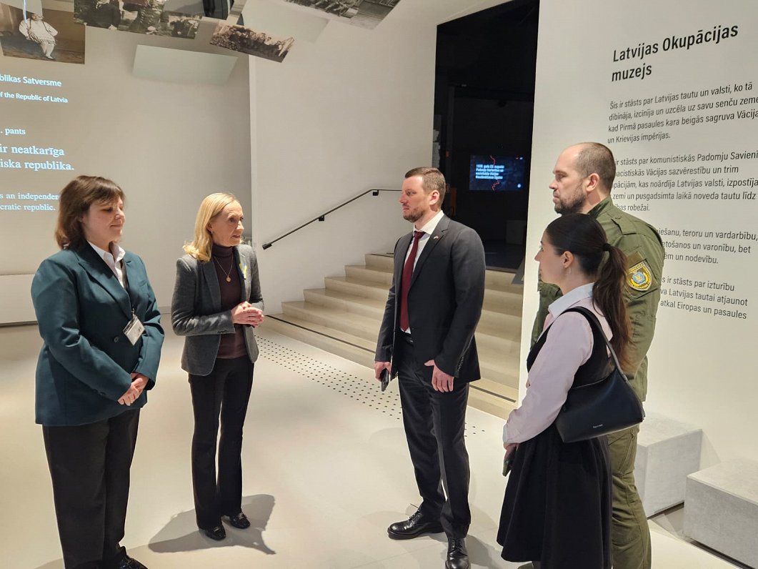 Hersonas pārstāvji Rīgā dalās ar izdzīvošanas pieredzi kara laikā