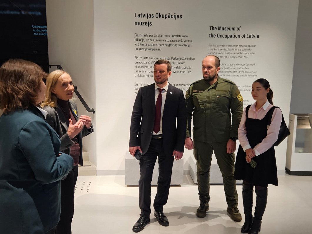 Hersonas pārstāvji Rīgā dalās ar izdzīvošanas pieredzi kara laikā