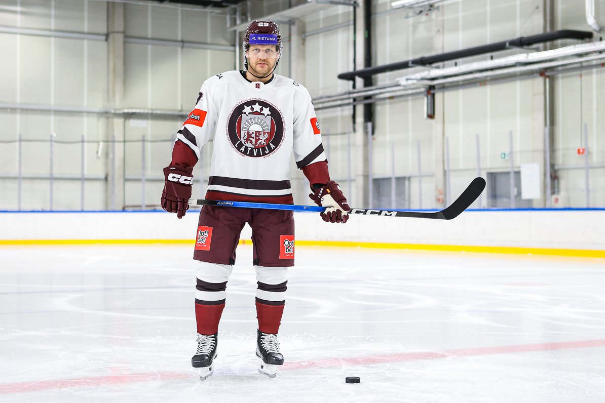 Latvijas hokeja izlases jaunā dizaina krekli