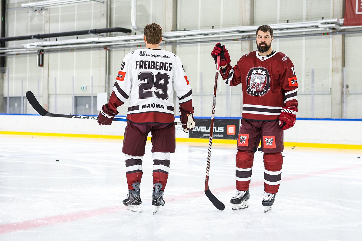 Latvijas hokeja izlases jaunā dizaina krekli