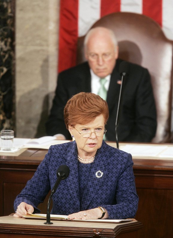 ASV viceprezidents Diks Čeinijs klausās Latvijas prezidentes Vairas Vīķes-Freibergas runu ASV parlam...