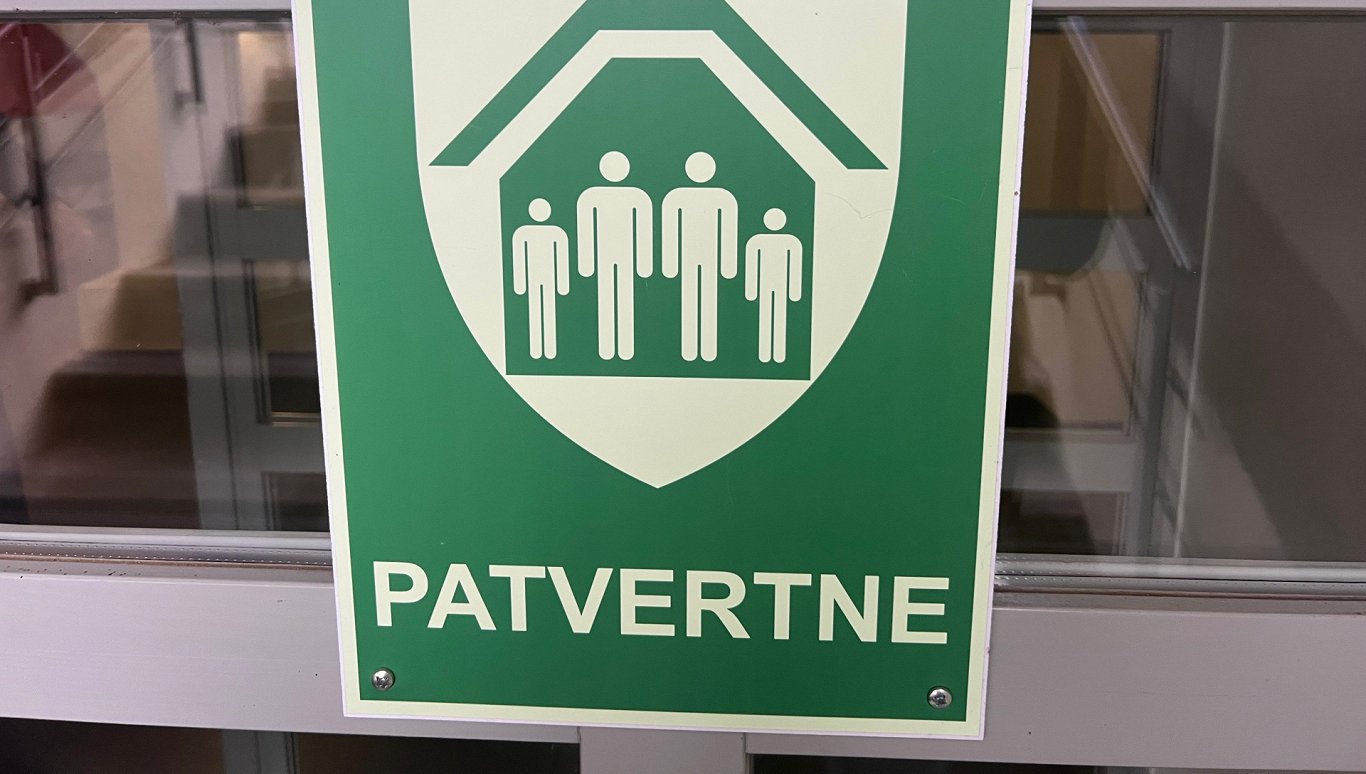 Apspriedē Alūksnē secina – daļa iedzīvotāju nezina, kā rīkoties apdraudējuma gadījumā / Raksts