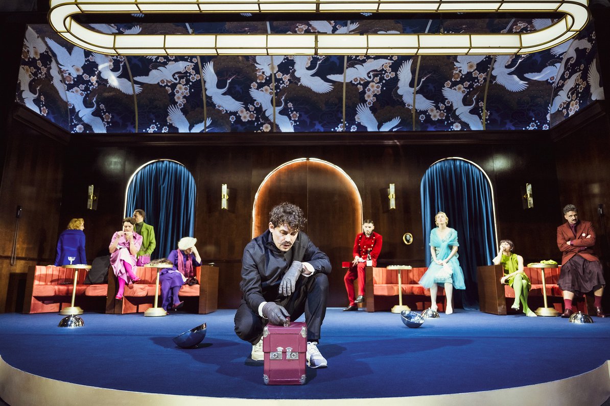 Izrādes &ldquo;Slepkavība Austrumu ekspresī&rdquo; pirmizrāde Čehova teātrī