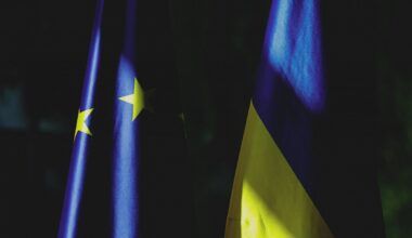 ES valstis apstiprina gandrīz 6 miljardu eiro piešķiršanu Ukrainai / Raksts