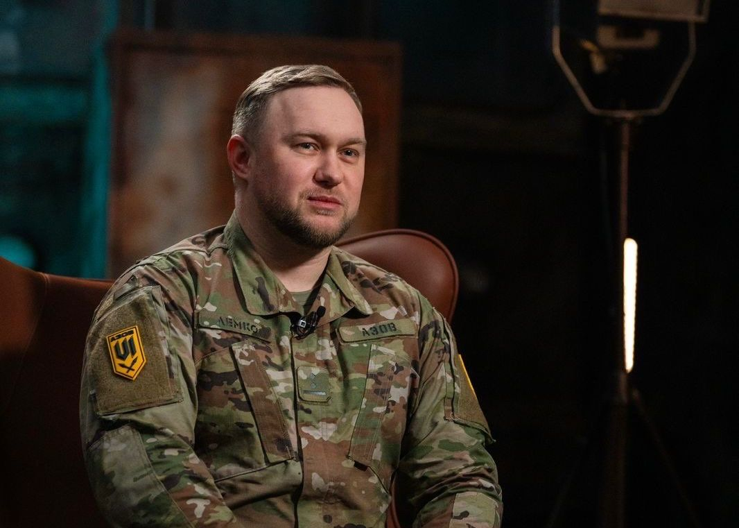 Pulkvežleitnants Arsens Dmitriks, Ukrainas Nacionālās gvardes 1. korpusa "Azov" štāba prie...