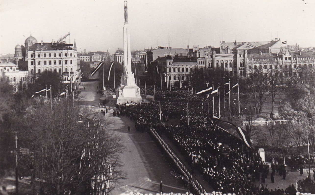 90 gadi Brīvības piemineklim Rīgā. Arī poļi ielika savu artavu / Raksts