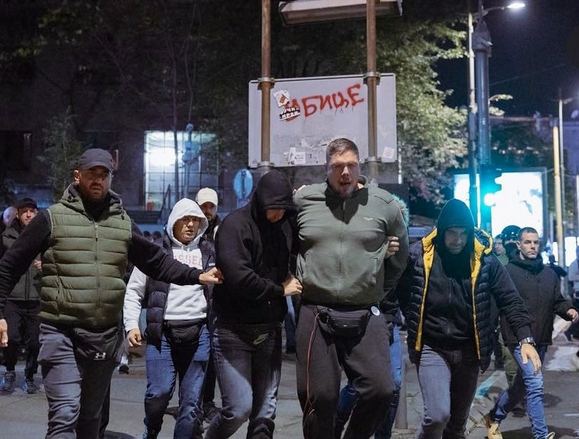 Bijušais Valmieras kluba basketbolists aizturēts protestu laikā Serbijā