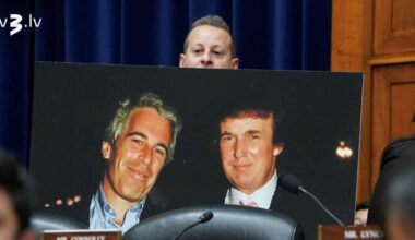 Tramps paraksta likumu par pilnīgu dokumentu publiskošanu Epstīna lietā