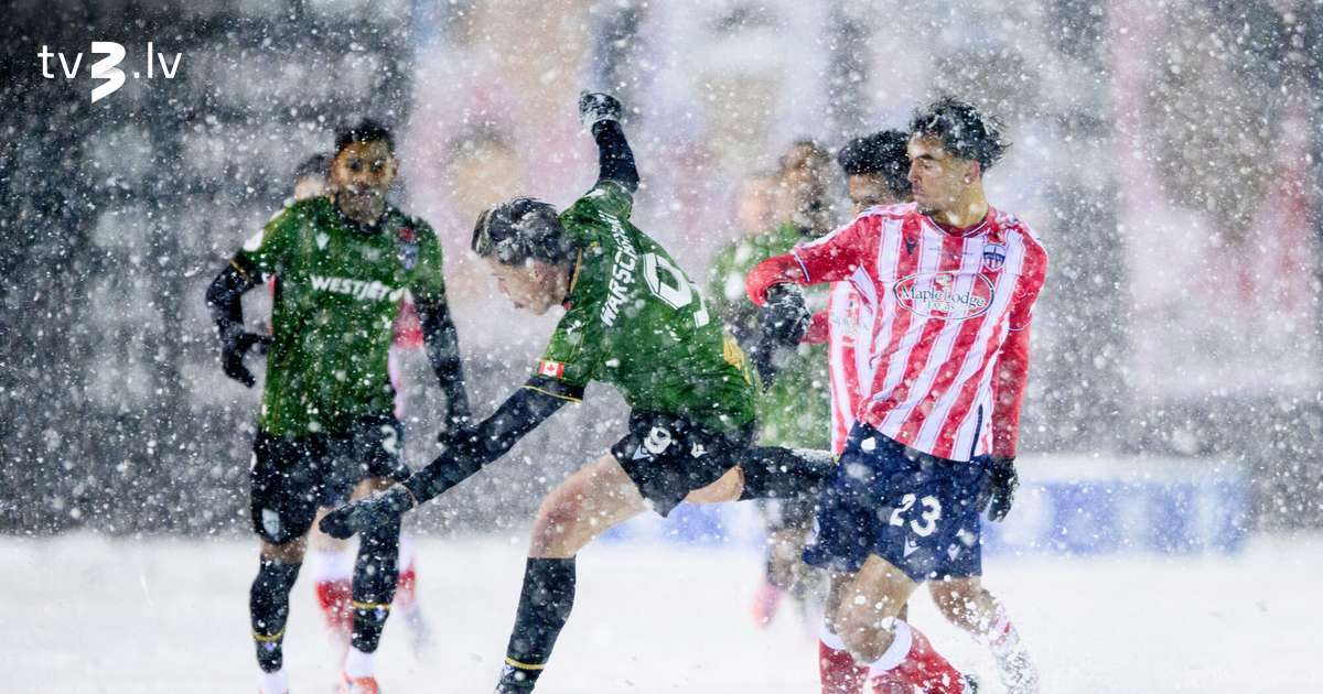 Supergols sniegputenī – Rodrigesa akrobātiskie vārti palīdz Otavas “Atletico” kļūt par Kanādas premjerlīgas čempioniem