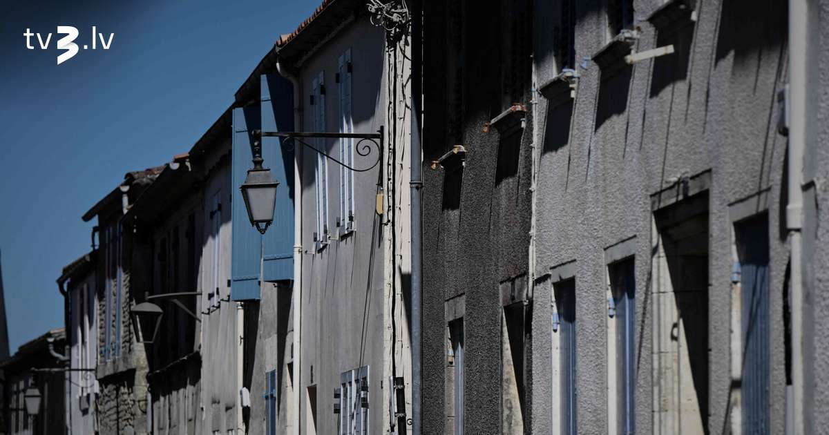 Automašīnai ietriecoties gājējos, Francijā ievainoti desmit cilvēki