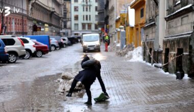 Slidenās ielas turpina piepildīt traumpunktu; nedēļas nogalē uzņemšanā nonākuši vairāk nekā 200 cilvēku