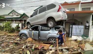 Mājas pazuda sekunžu laikā. Stihiskas lietusgāzes Dienvidāzijā izraisa postošus plūdus
