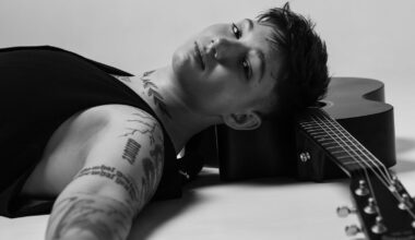 Noklausies! Dziedātāja Emilija izdod singlu un pošas solokoncertam