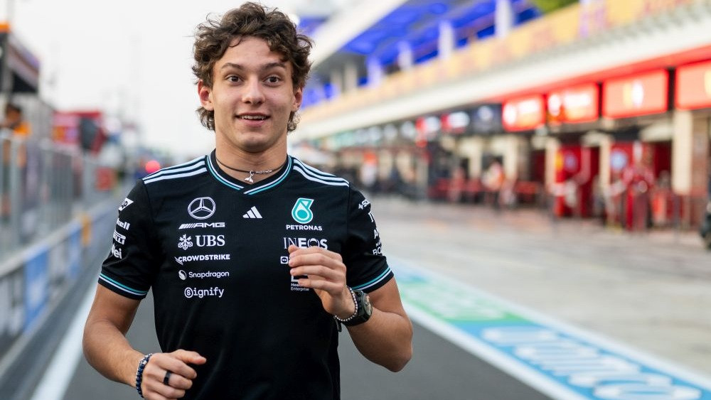 "Red Bull" padomnieks Antoneli apvaino Verstapena titulcīņas sabotāžā – Motoru sports – Sportacentrs.com