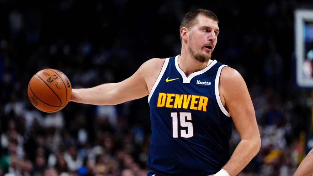 Jokičam izdevies izvairīties no nopietna savainojuma – Basketbols – Sportacentrs.com