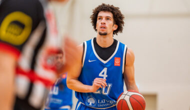 Šortam pēdas trauma, LU Gludīša debijā bez ierunām kapitulē "Rīgas Zeļļiem" – Basketbols – Sportacentrs.com